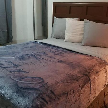 Hotel 2 Queen Beds Hotel Room 128 Booking Stillwater Bagian luar foto