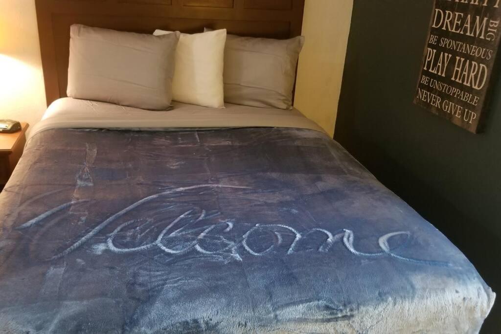 Hotel 2 Queen Beds Hotel Room 128 Booking Stillwater Bagian luar foto